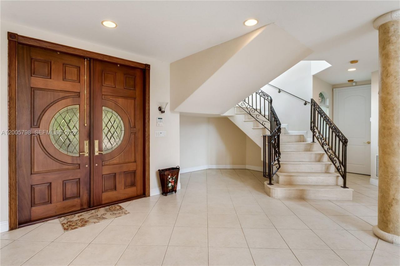 11071 SW 28th St , Miami, FL 33165 Photo