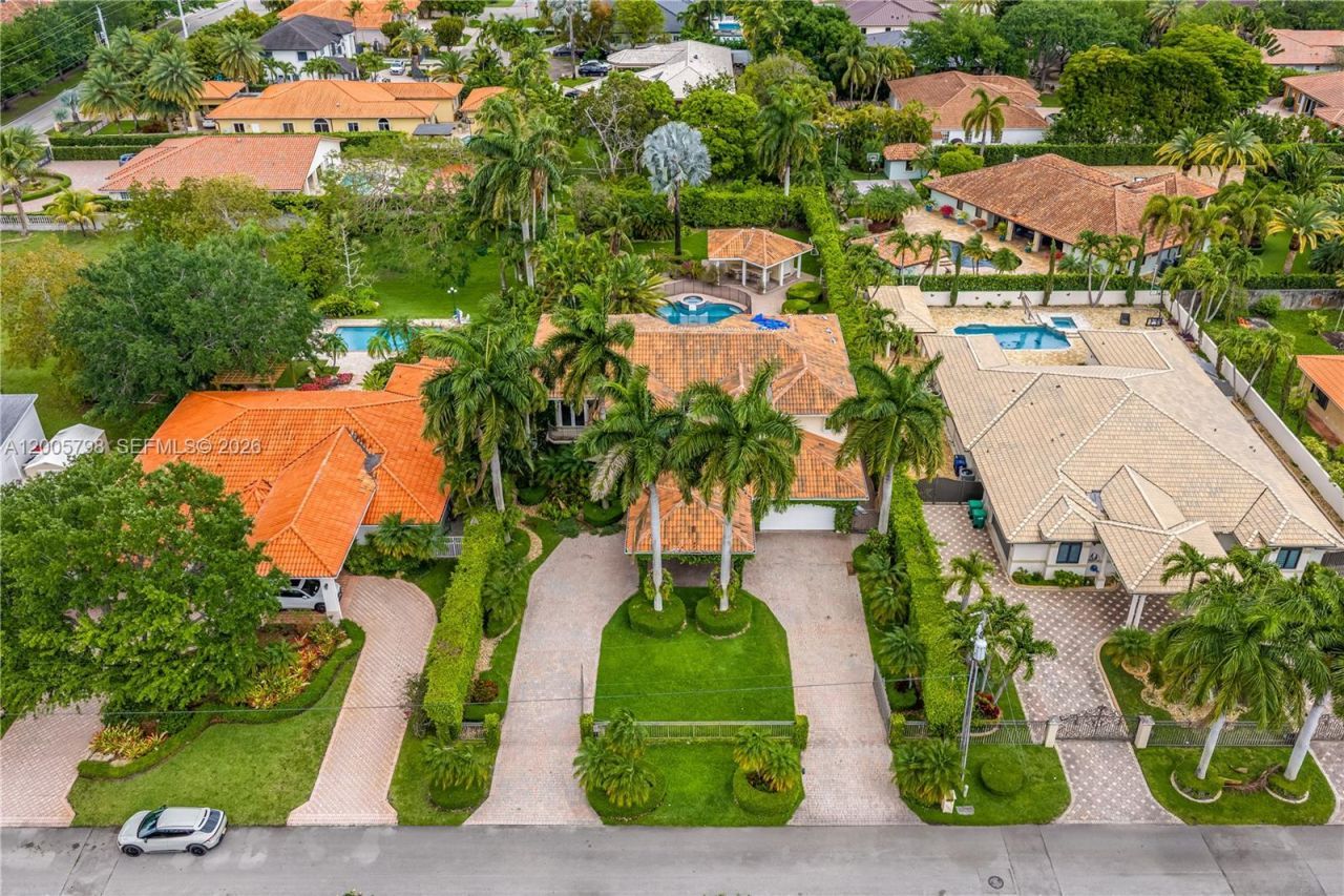 11071 SW 28th St , Miami, FL 33165 Photo