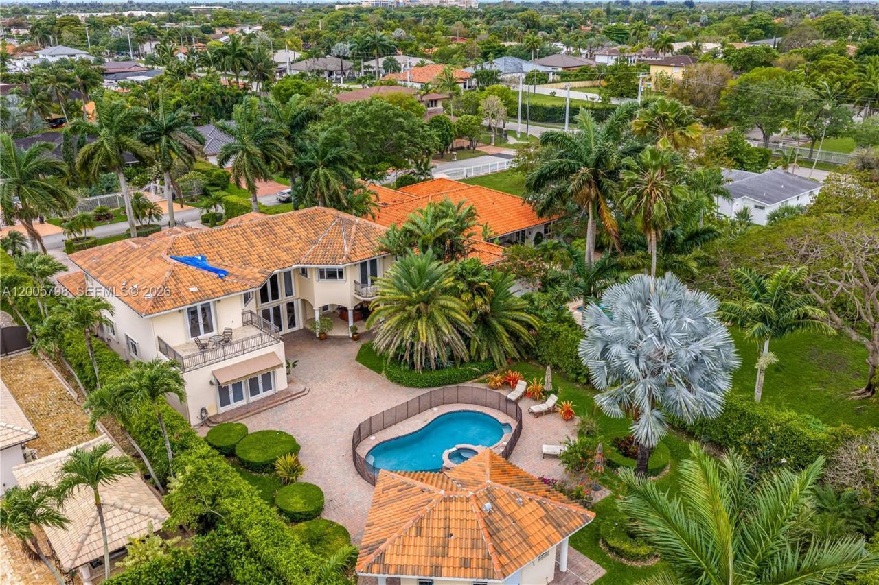 11071 SW 28th St , Miami, FL 33165 Photo