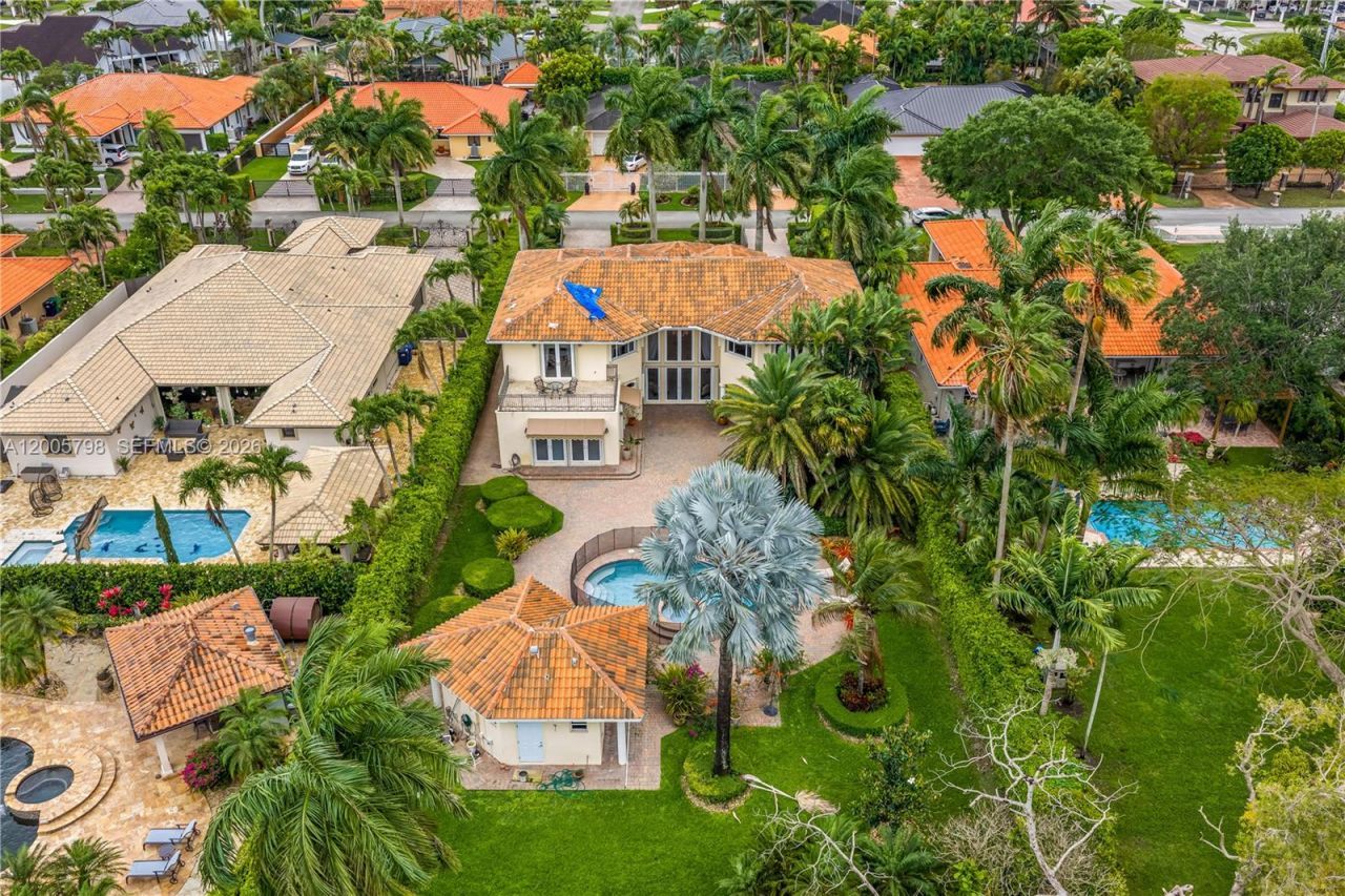 11071 SW 28th St , Miami, FL 33165 Photo