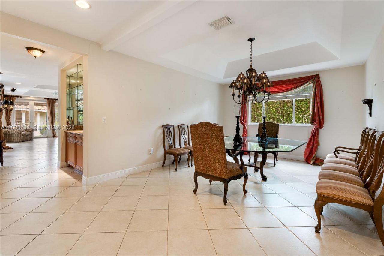 11071 SW 28th St , Miami, FL 33165 Photo