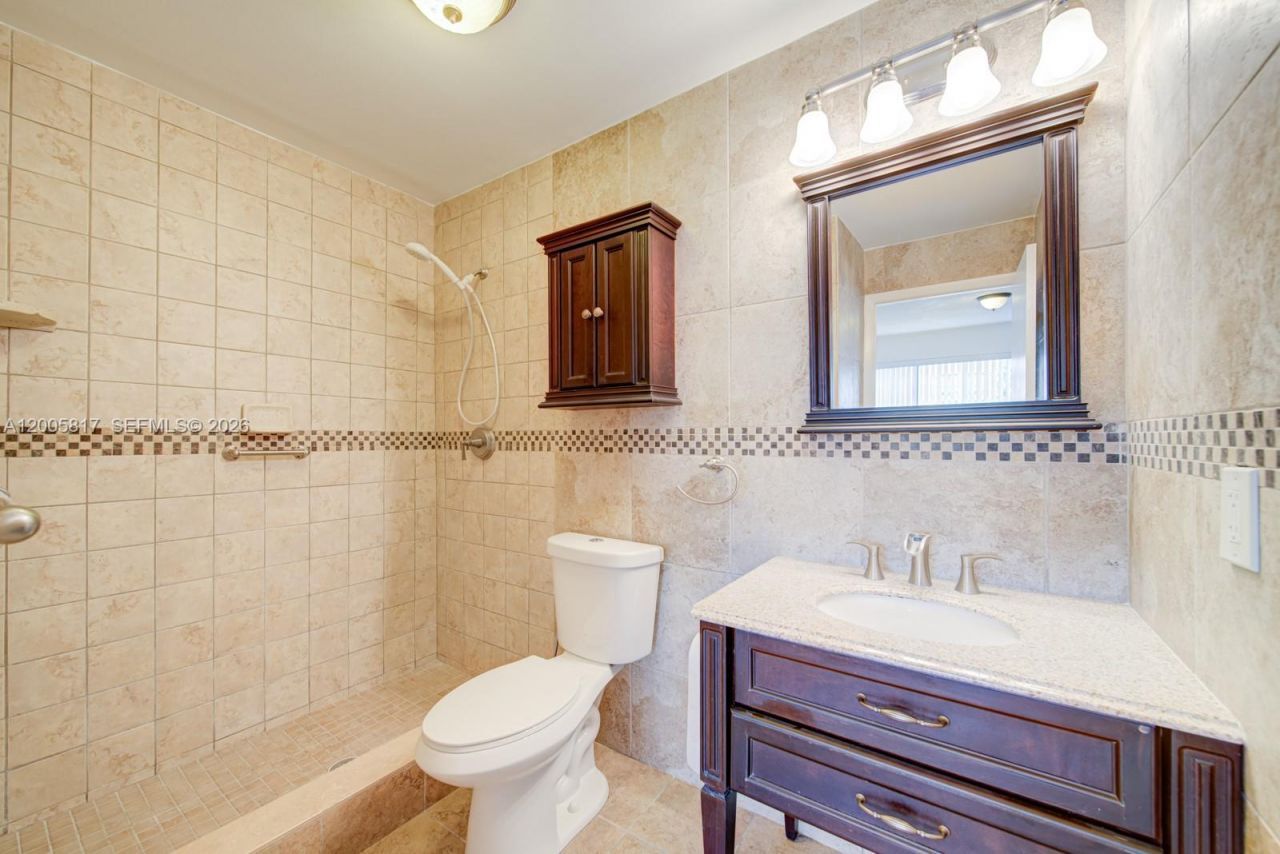 9715 Hammocks Blvd , Unit 106, Miami, FL 33196 Photo