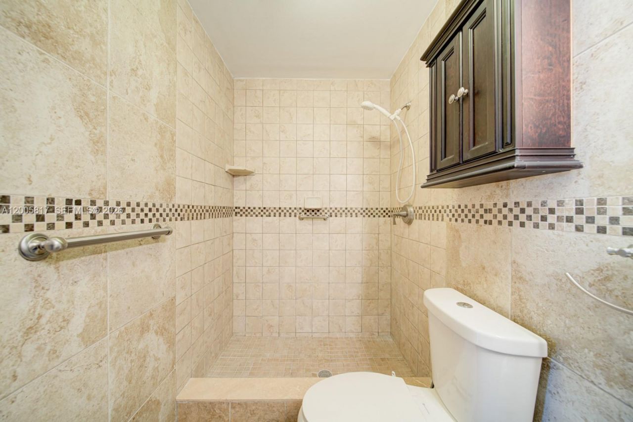 9715 Hammocks Blvd , Unit 106, Miami, FL 33196 Photo