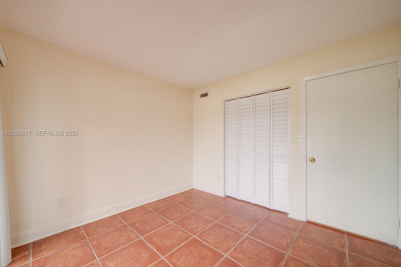 9715 Hammocks Blvd , Unit 106, Miami, FL 33196 Photo