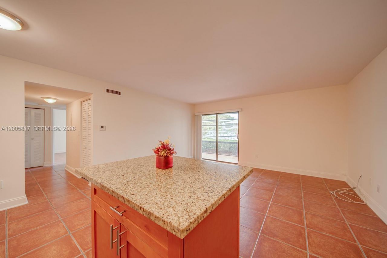 9715 Hammocks Blvd , Unit 106, Miami, FL 33196 Photo
