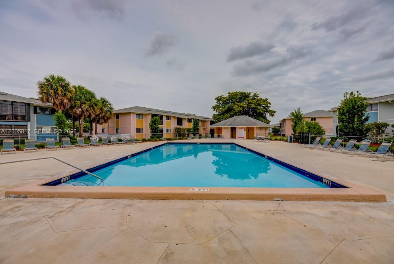 9715 Hammocks Blvd , Unit 106, Miami, FL 33196 Photo