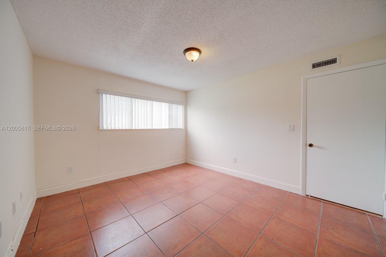 9715 Hammocks Blvd , Unit 106, Miami, FL 33196 Photo