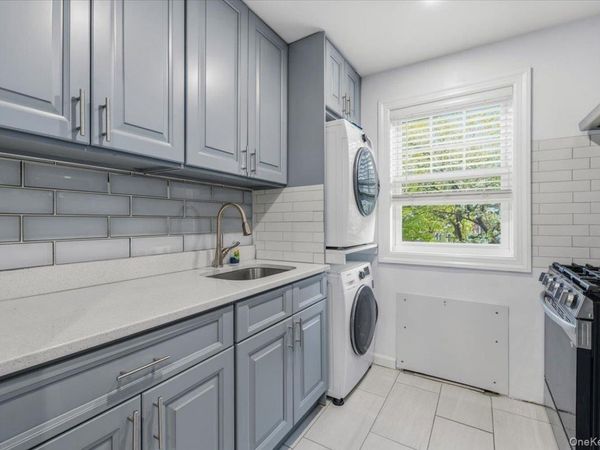 224-14 Kingsbury Avenue, Unit B, Bayside, NY 11364