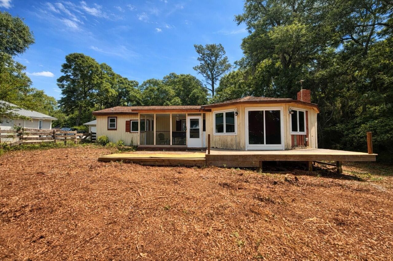 1391 Scott Lake Road Photo 1