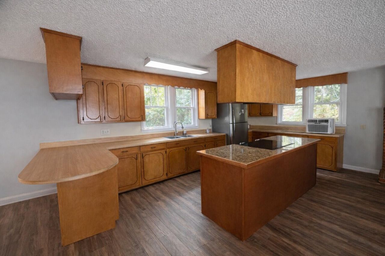 1391 Scott Lake Road Photo 6
