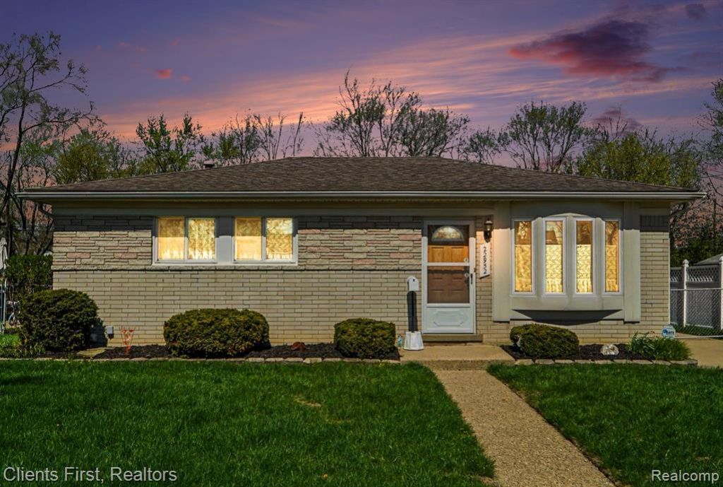 22952 Tuck Road, Farmington Hills, MI 48336 Main Photo