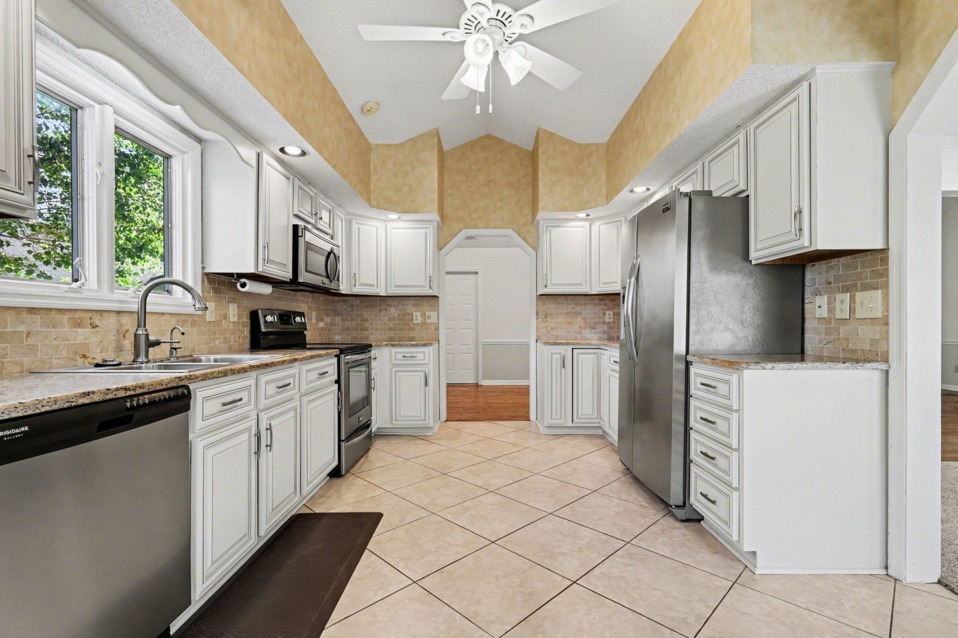 106 Bentwood Circle Photo 12