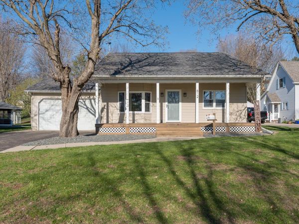 612 N 8th Street , Saint Peter, MN 56082