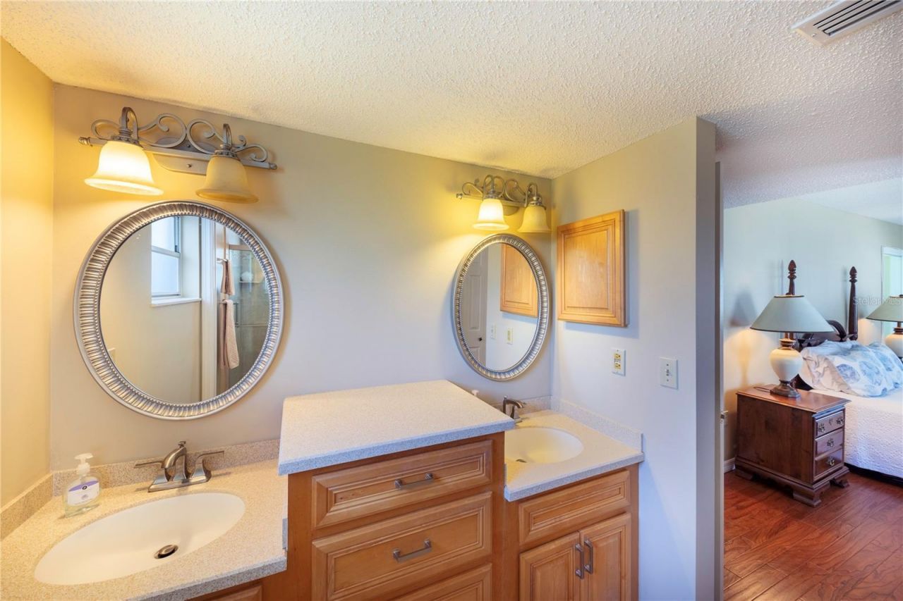 437 Cerromar Lane , Unit 525, Venice, FL 34293 Photo