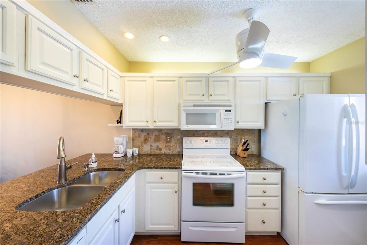 437 Cerromar Lane , Unit 525, Venice, FL 34293 Photo