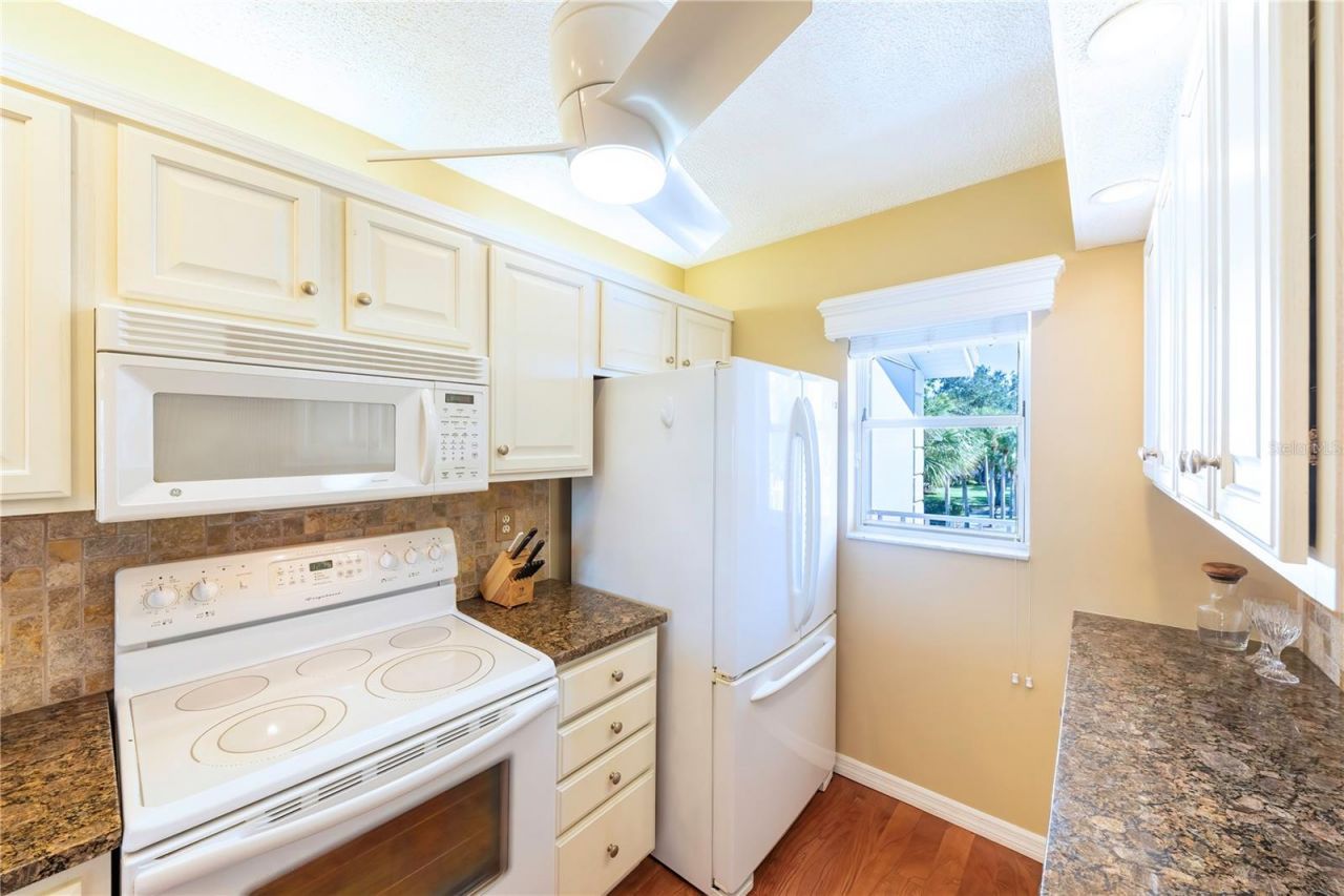 437 Cerromar Lane , Unit 525, Venice, FL 34293 Photo