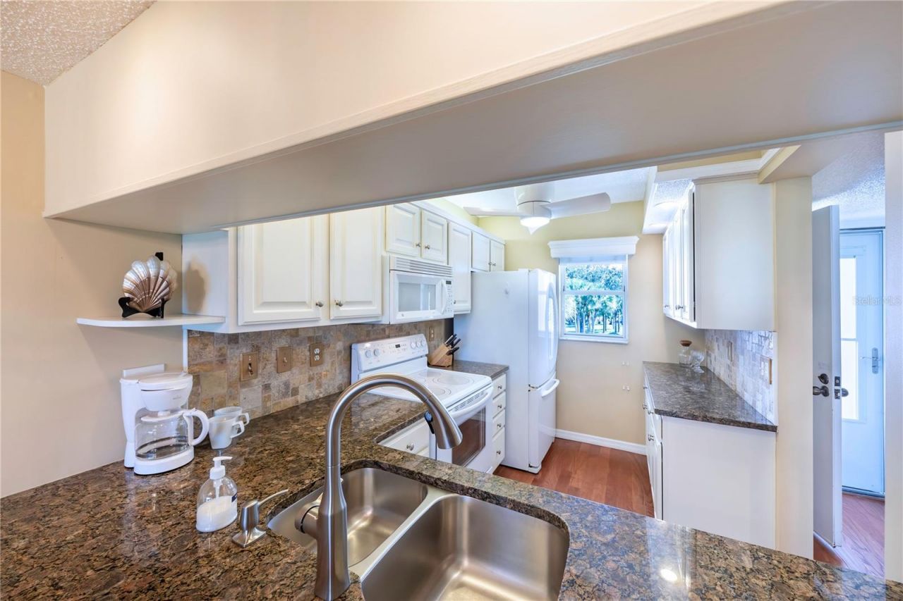 437 Cerromar Lane , Unit 525, Venice, FL 34293 Photo