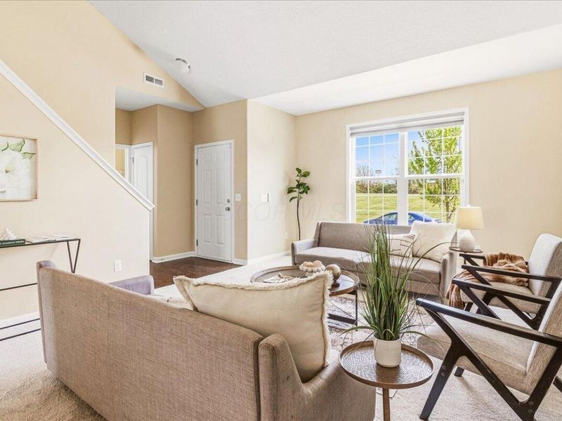 5648 Long Branch Place, Columbus, OH 43228 Photo 4