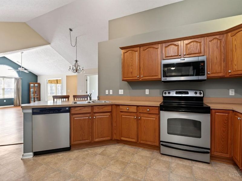 1364 Cotswold Lane, Hamilton, OH 45013 Photo 11