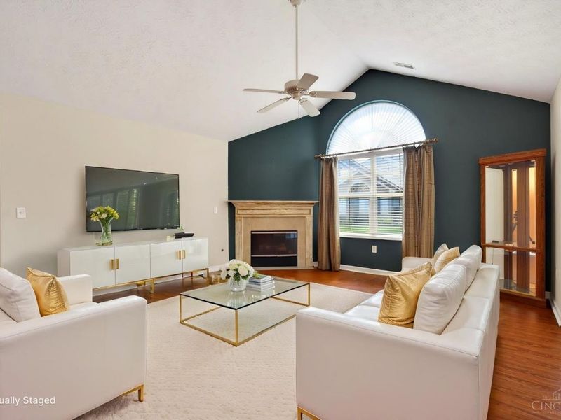 1364 Cotswold Lane, Hamilton, OH 45013 Photo 2