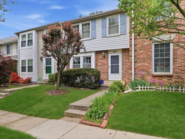 7821 FAIRBORN , ROCKVILLE, MD 20855