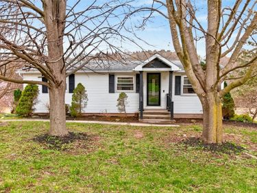 1920 Maple Street Road , Lyons, NY 14489