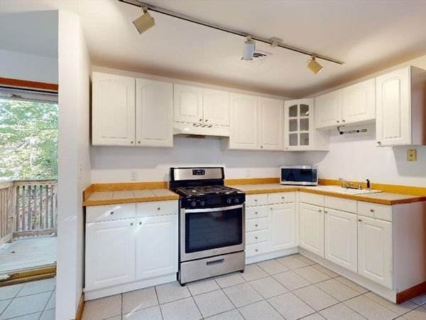 273 Putnam Ave, Unit 2, Cambridge, MA 02139