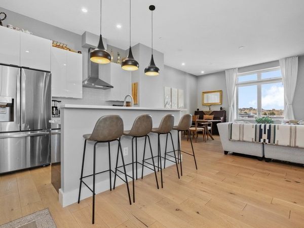 60 Cross St E, Unit 320, Somerville, MA 02145