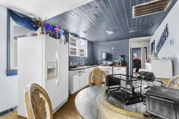 5869 Kirkwood Avenue photo 4