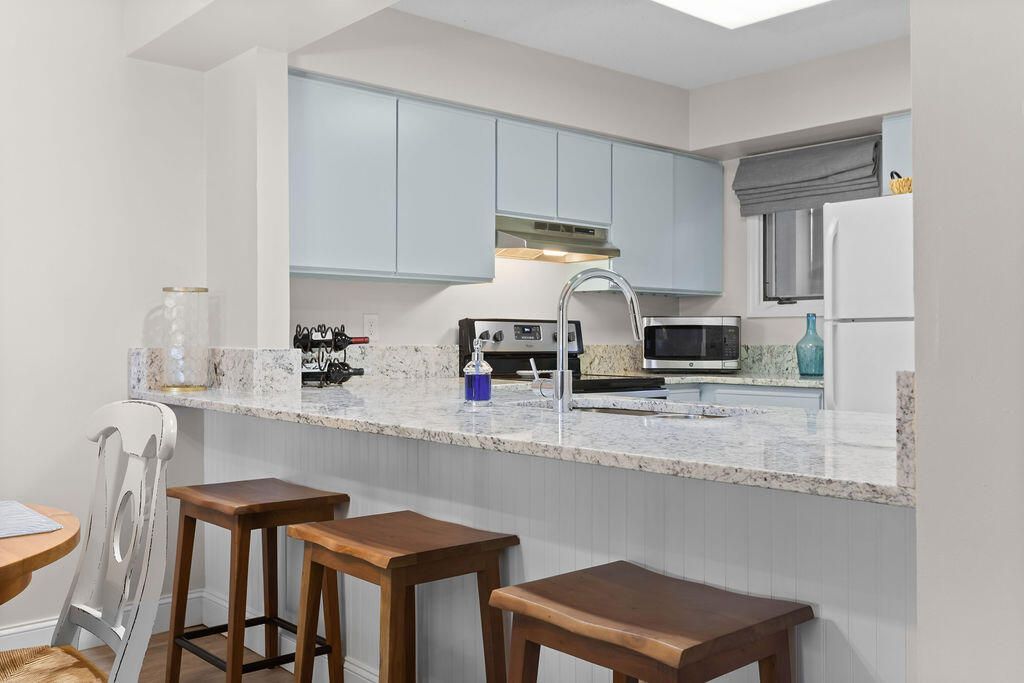 2469 Racquet Club Drive Photo 12