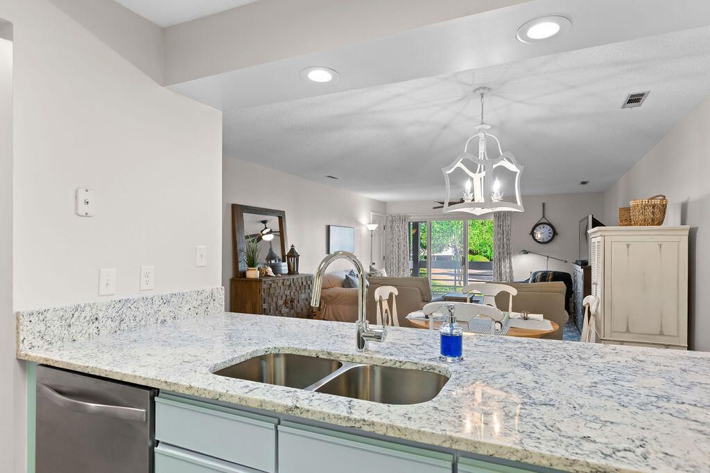 2469 Racquet Club Drive Photo 13