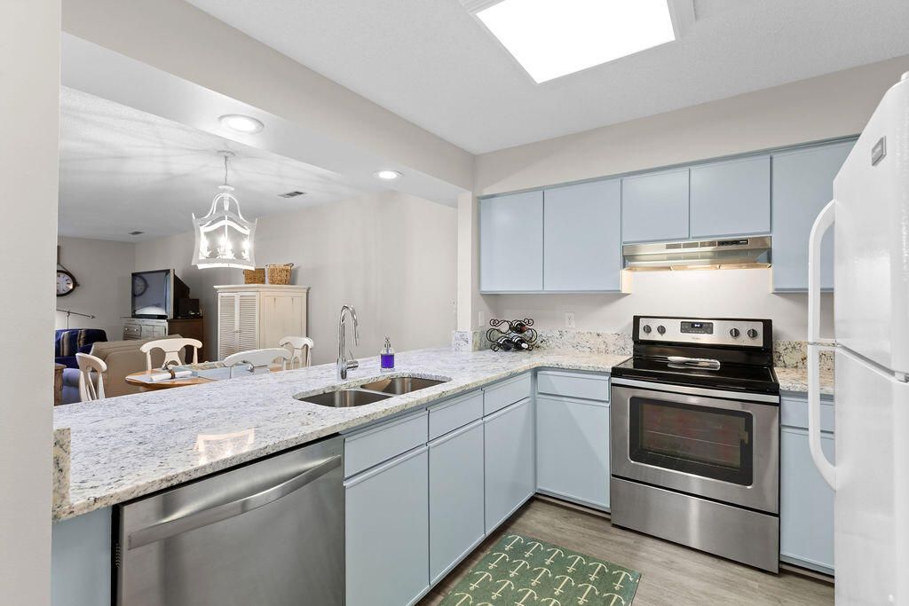 2469 Racquet Club Drive Photo 14