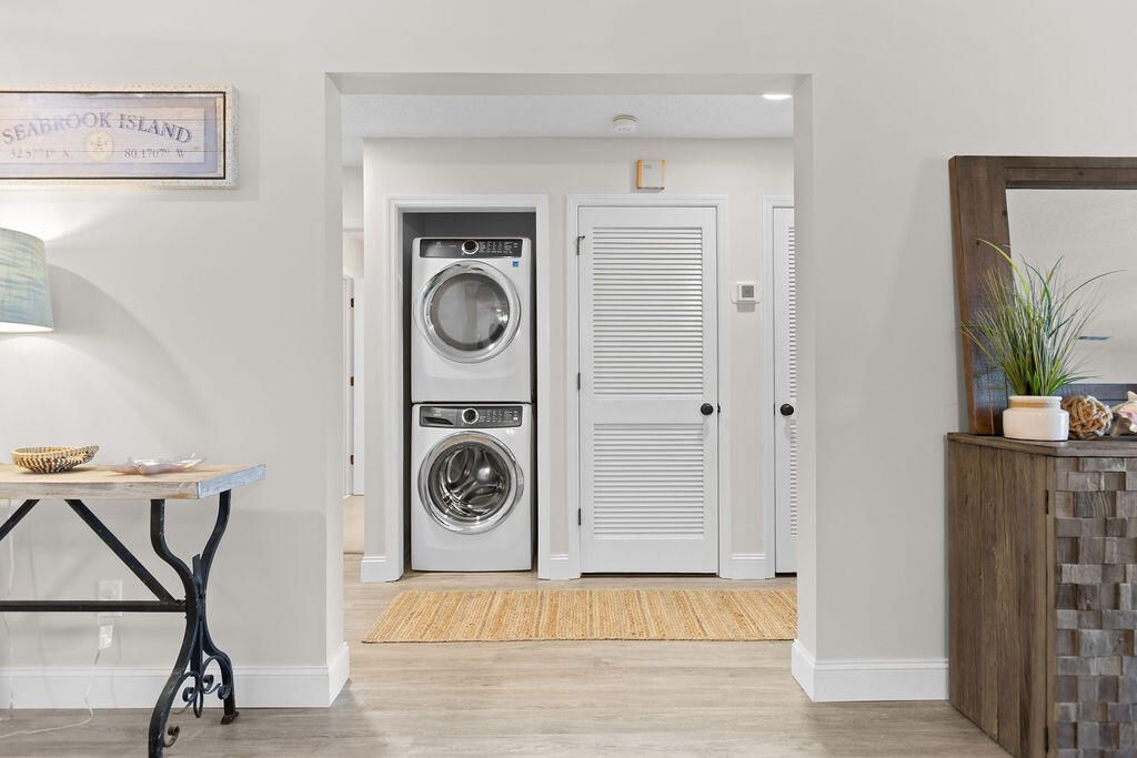 2469 Racquet Club Drive Photo 16