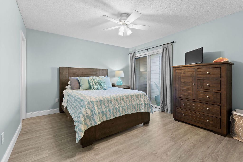 2469 Racquet Club Drive Photo 17