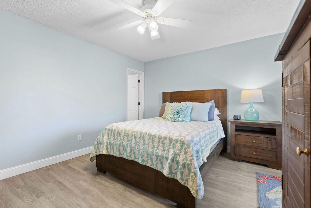 2469 Racquet Club Drive Photo 18