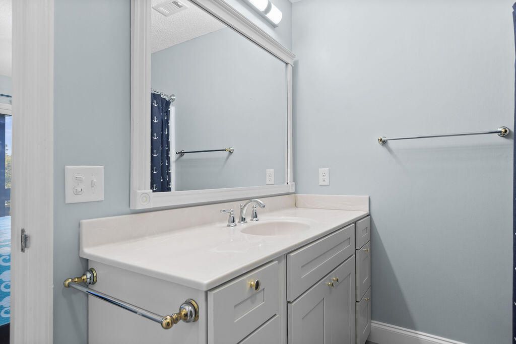 2469 Racquet Club Drive Photo 20