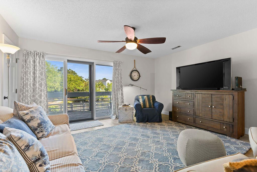 2469 Racquet Club Drive Photo 6