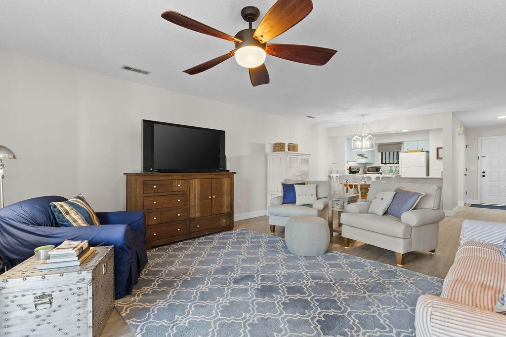 2469 Racquet Club Drive Photo 9