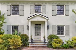 32 Jamestown Road photo 4