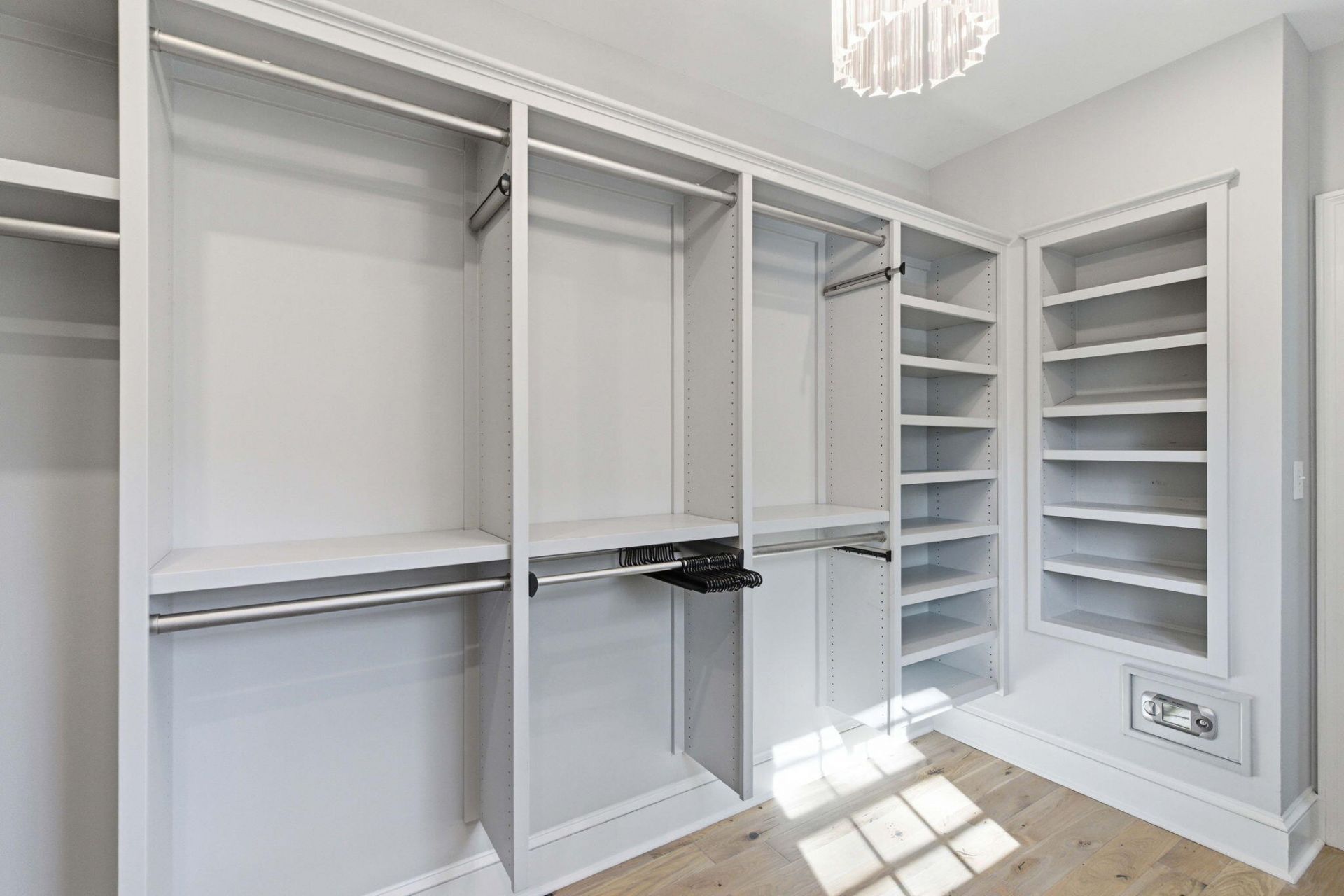 32 Jamestown Road Photo 43