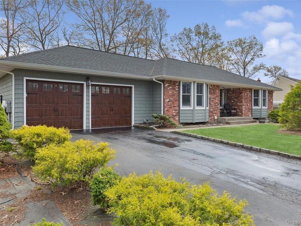 61 Griffin Drive , Mount Sinai, NY 11766