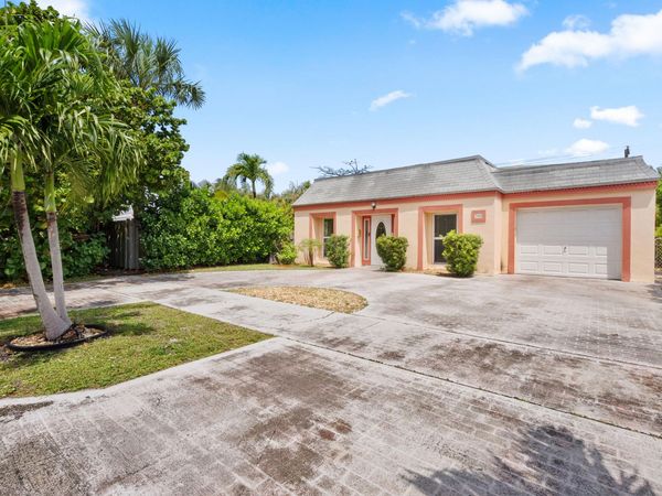 306 18th Avenue N, Lake Worth Beach, FL 33460