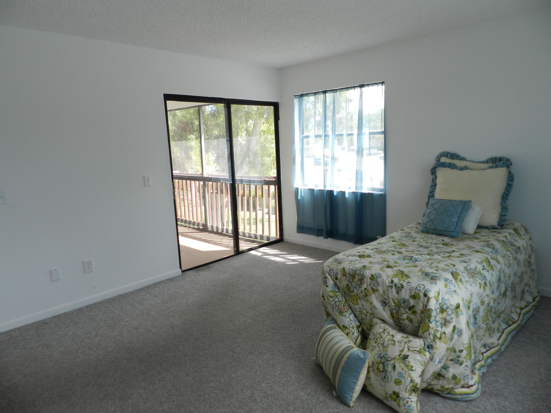 1110 E Lakeview Dr Drive E, Royal Palm Beach, FL 33411 Photo