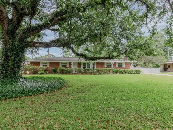 6674 Thelmadale Dr, Central, LA 70739