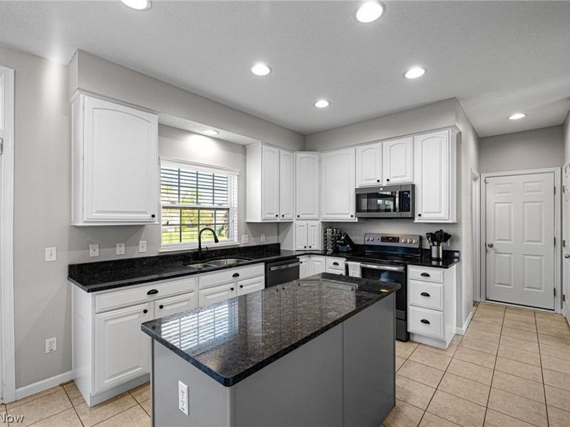 3424 Sonoma Way , Avon, OH 44011 Photo 7