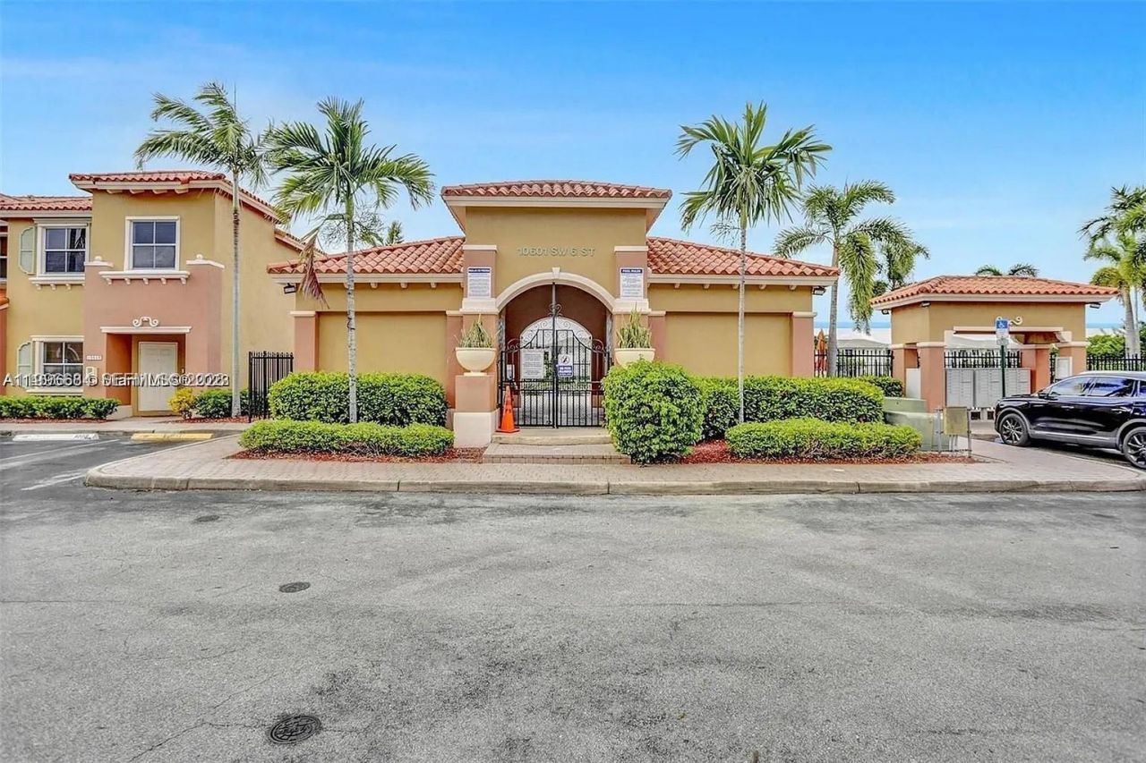 10679 SW 6th St, Unit 902, Pembroke Pines, FL 33025 Photo