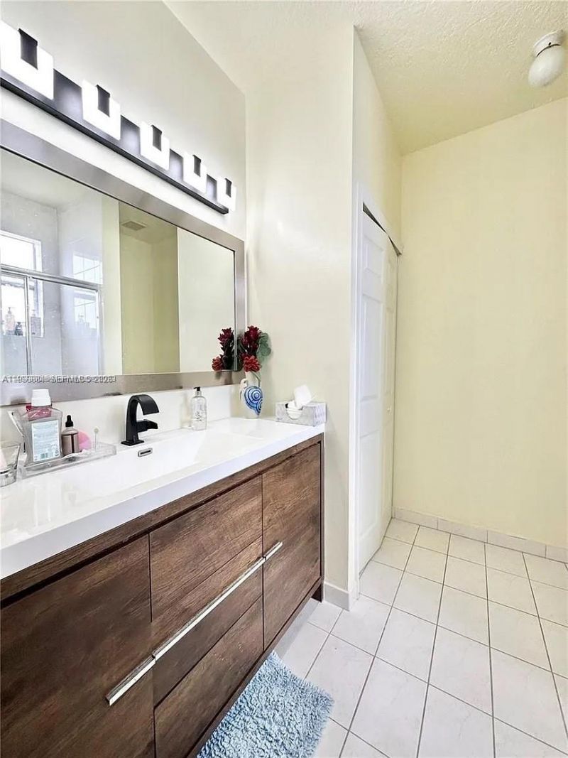 10679 SW 6th St, Unit 902, Pembroke Pines, FL 33025 Photo