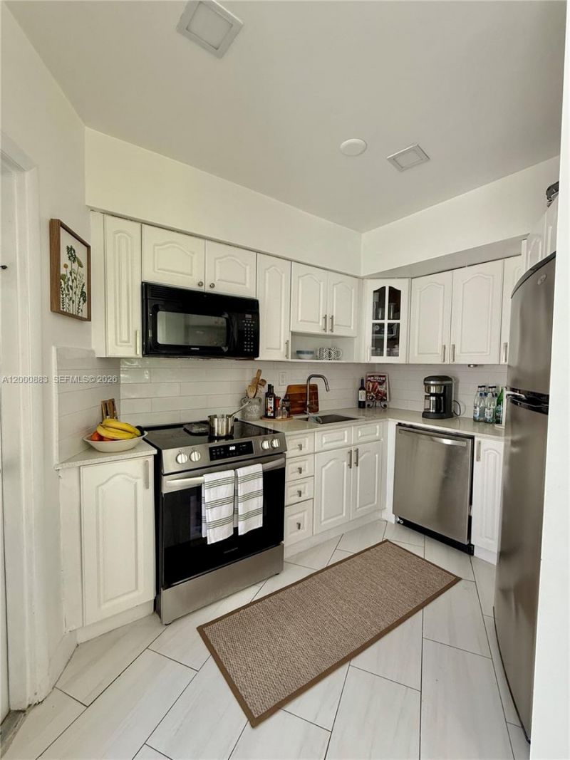 18750 NE 18th Ave , Unit 251, Miami, FL 33179 Photo