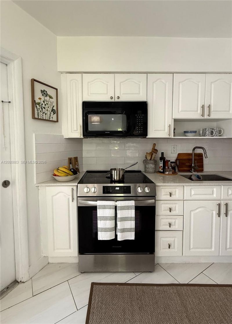 18750 NE 18th Ave , Unit 251, Miami, FL 33179 Photo