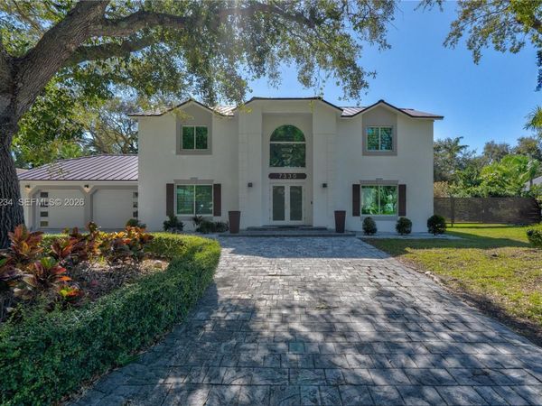 7330 SW 165th St, Palmetto Bay, FL 33157
